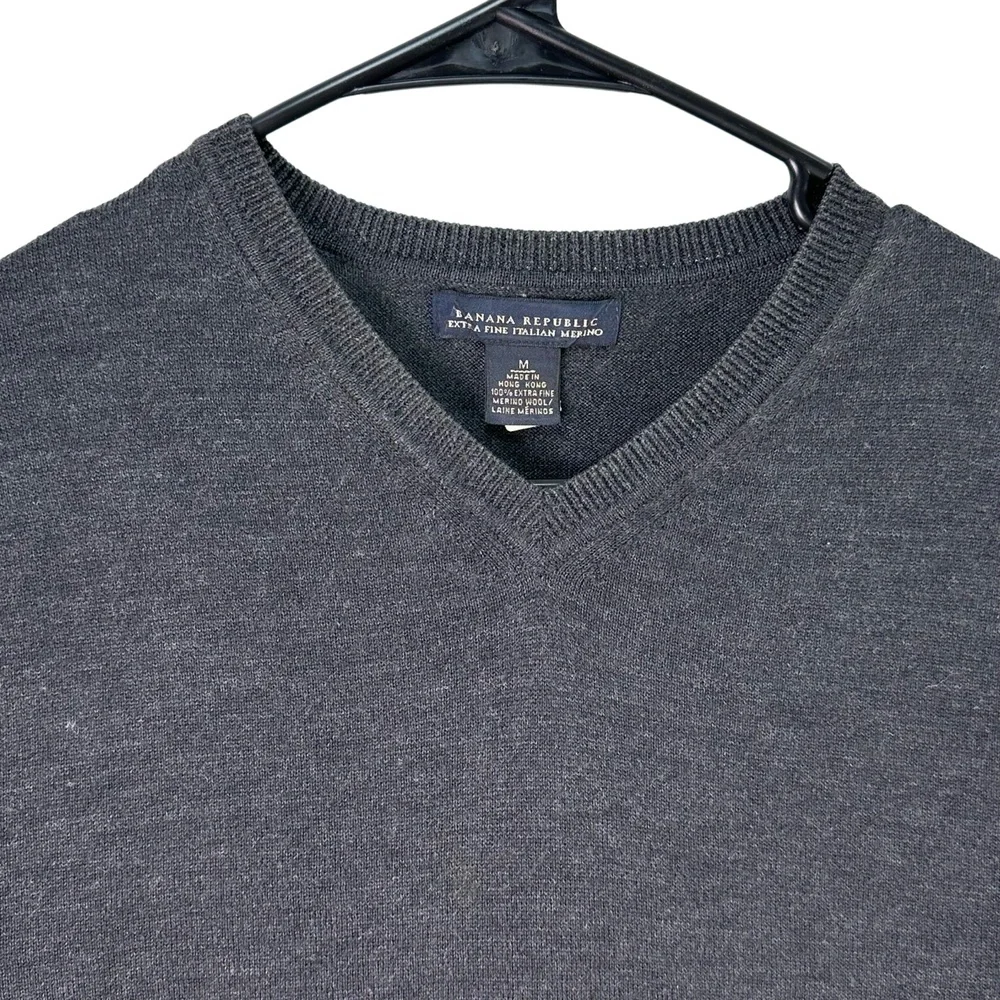 VTG Banana Republic Italian Merino Wool V-Neck Sweater Gray Medium Smart Casual‎